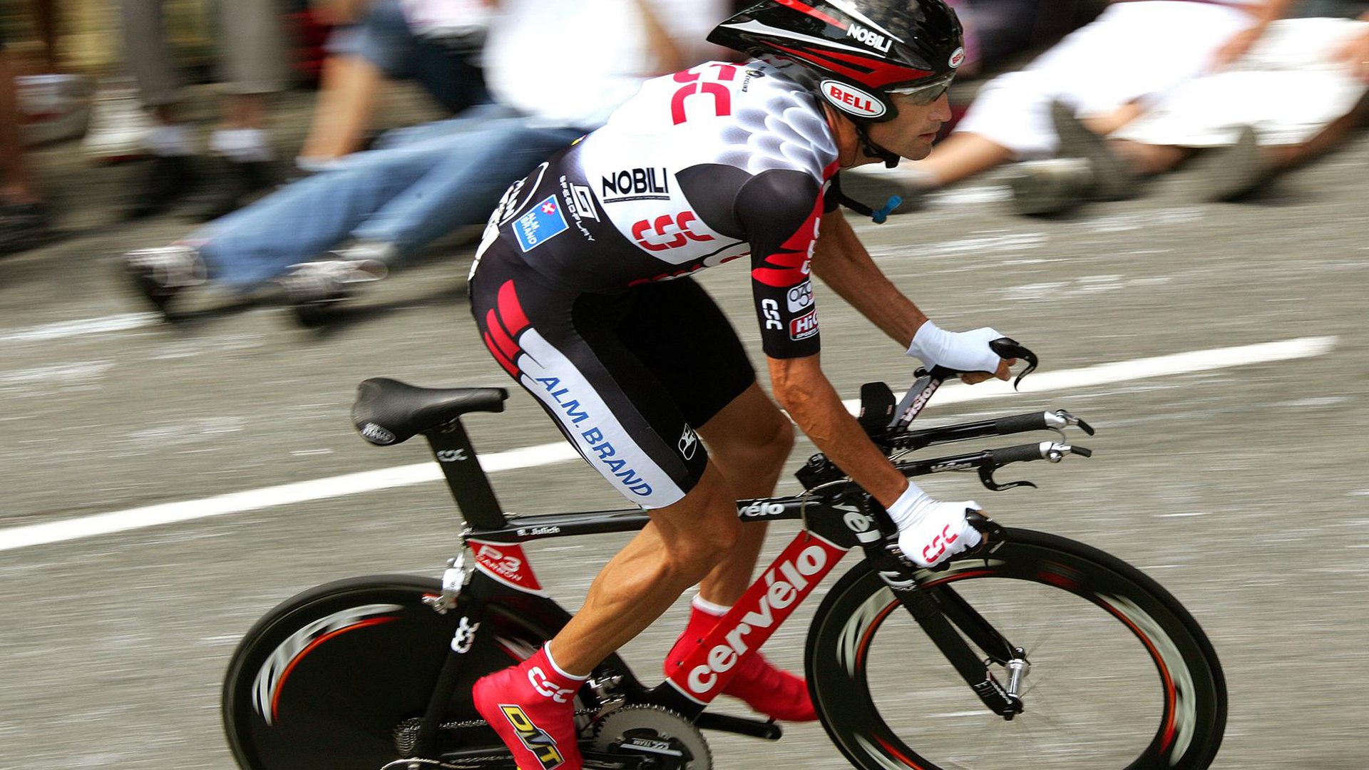 从张雪峰事件看平台规则边界，如何评价张雪峰知乎